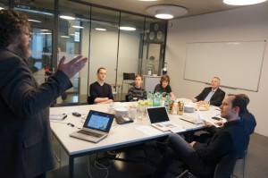 Gegenbesuch von Dr. Kneifel bei der Forschungsgruppe COSY, 1.12.2015