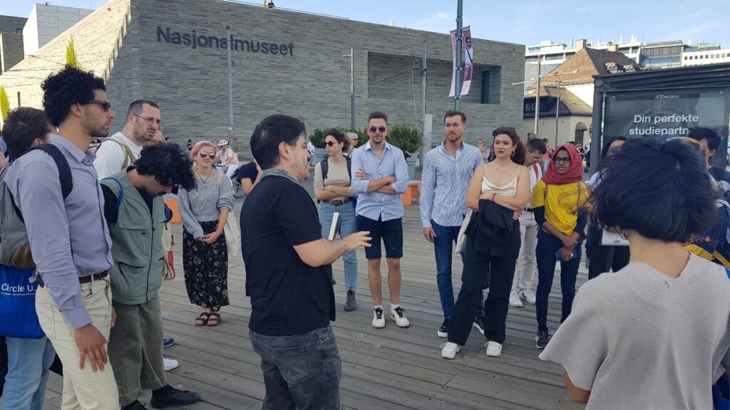 Students in front of the nationalmuseum in Oslo.