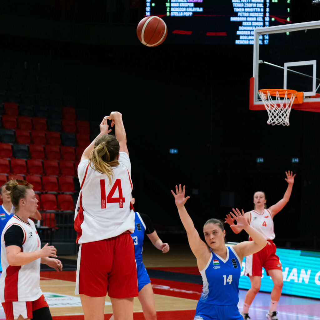 Foto von einem Basketball-Match