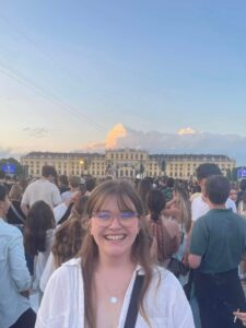 An image of Bridget in front of Schloss Schönbrunn before the Sommernachtskonzert.