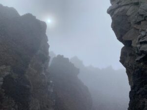 Foto von Nebel um einen Vulkan